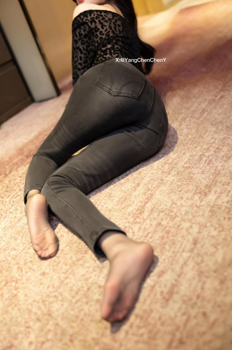 #OnlyFans模特兒 🔗 推荐大家一个🔞的地址：👉 Tx005.tv

想射在晨晨的🦶脚上吗？
<a href="/Yangccya_/">杨晨晨</a>
<a href="/YangChenChenY/">杨晨晨</a>
点赞并转推后私信姐姐领取奖励哦🫦！
#丝袜 #美腿 #高跟 #写真 #外漏 #3P #足交 #美足 #杨晨晨Yome

推荐大家一个🔞的地址：👉 Tx005.tv