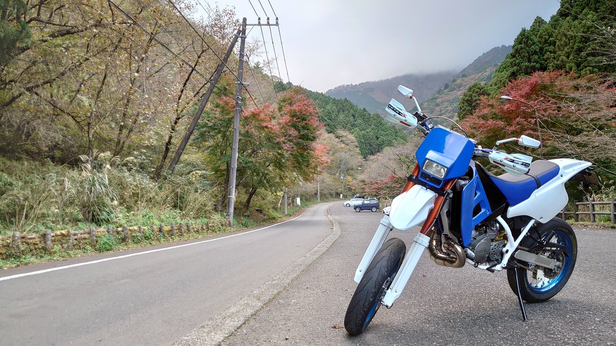 AtsugiAuto's tweet photo. また一つ歳をとりました

名前：社長
性別：男
年齢：42
身長：171cm
住み：神奈川
車種：アルテッツァ(ターボ仕様) Bandit1200S TS200R SEPIA(V100エンジン仕様)
好き：走る 壊す 直す
一言：厚木オート部品販売社をよろしくお願い致します！

#バイク好きと繋がりたい 
#車好きと繋がりたい https://t.co/2C0HDKOraD
