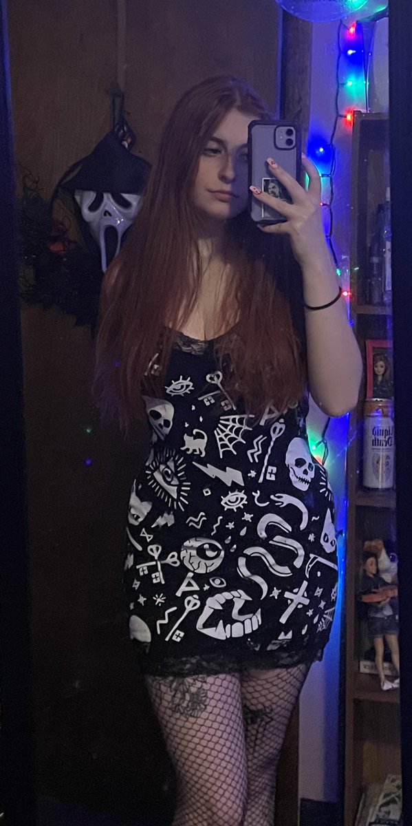 goddesslucy137's tweet photo. i know it breaks your little loser hearts that i’ll never see you as more than just a human atm🥺💔

it’s a shame i don’t care🤷‍♀️🤣 https://t.co/IOXKt6Ja4d