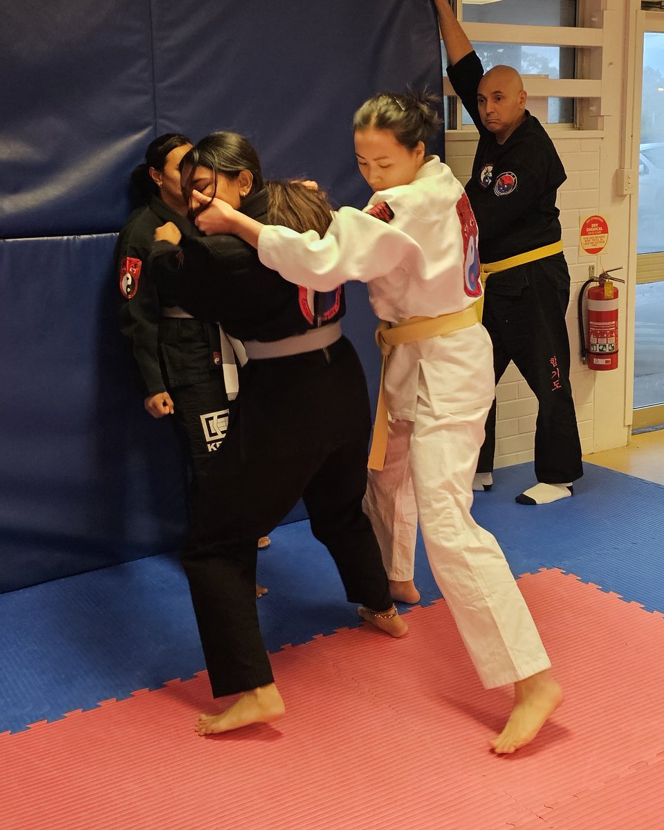 centenaryma's tweet photo. Milly earned her third stripe on her KEF-IC Tan Belt on 29 Mar 25, when she completed KEF-IC Delta. Congratulations Milly!!!
#mountommaneyhub #MartialArts #centenarycommunitycommittee #KEF #kineticfighting #combative #combativemindset #martialarts #combativeselfdefence https://t.co/aQoBFYB1fh