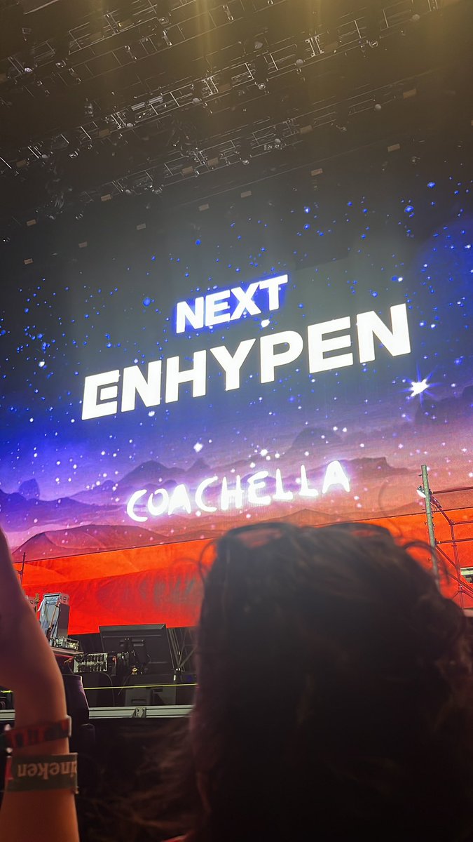 PIC0209's tweet image. WHO'S CUTTING ONION?? 😭😭

VAMPIRES IN THE DESERT
#ENCHELLA #ENHYPEN #COACHELLA2025