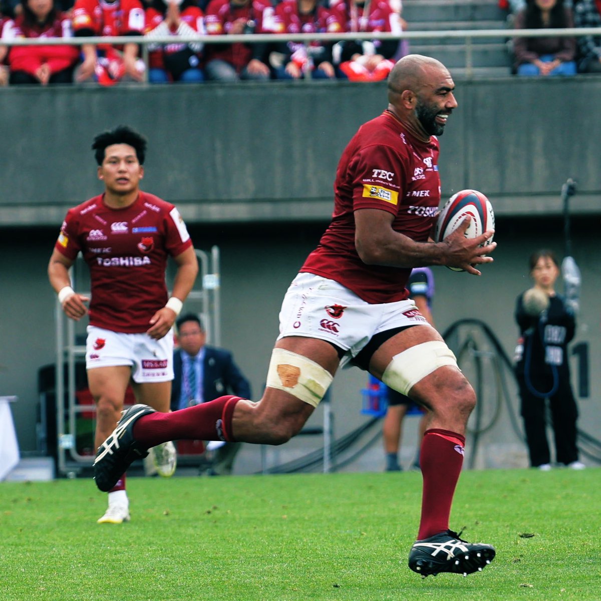 SIN_BIN_13's tweet photo. 偉人マイケル 150caps 到達おめでとう。
「一生忘れない試合」と言ってたけど、それを忘れなければ200もいけると思う。
#東芝ブレイブルーパス東京
#MichaelLeitch
#GreatSkipper https://t.co/sxzUpXt8x3
