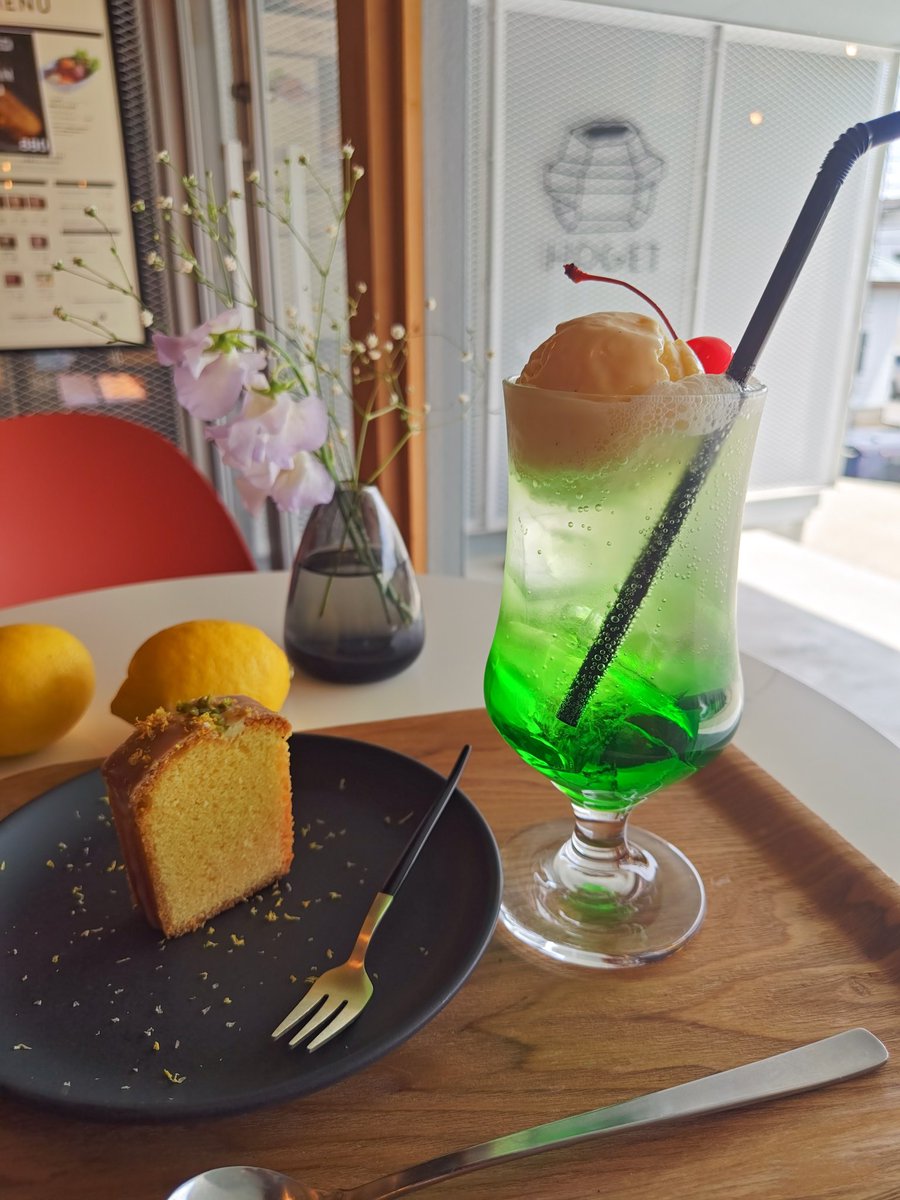 kinkai_yama's tweet photo. 新メニューのクリームソーダ喫してきた

#HOGET
#西海市 https://t.co/7wfzS92cOp