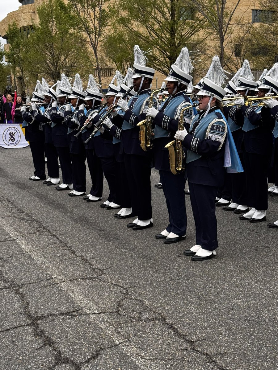 Eastern H.S. “Blue & White Marching Machine” tweet media