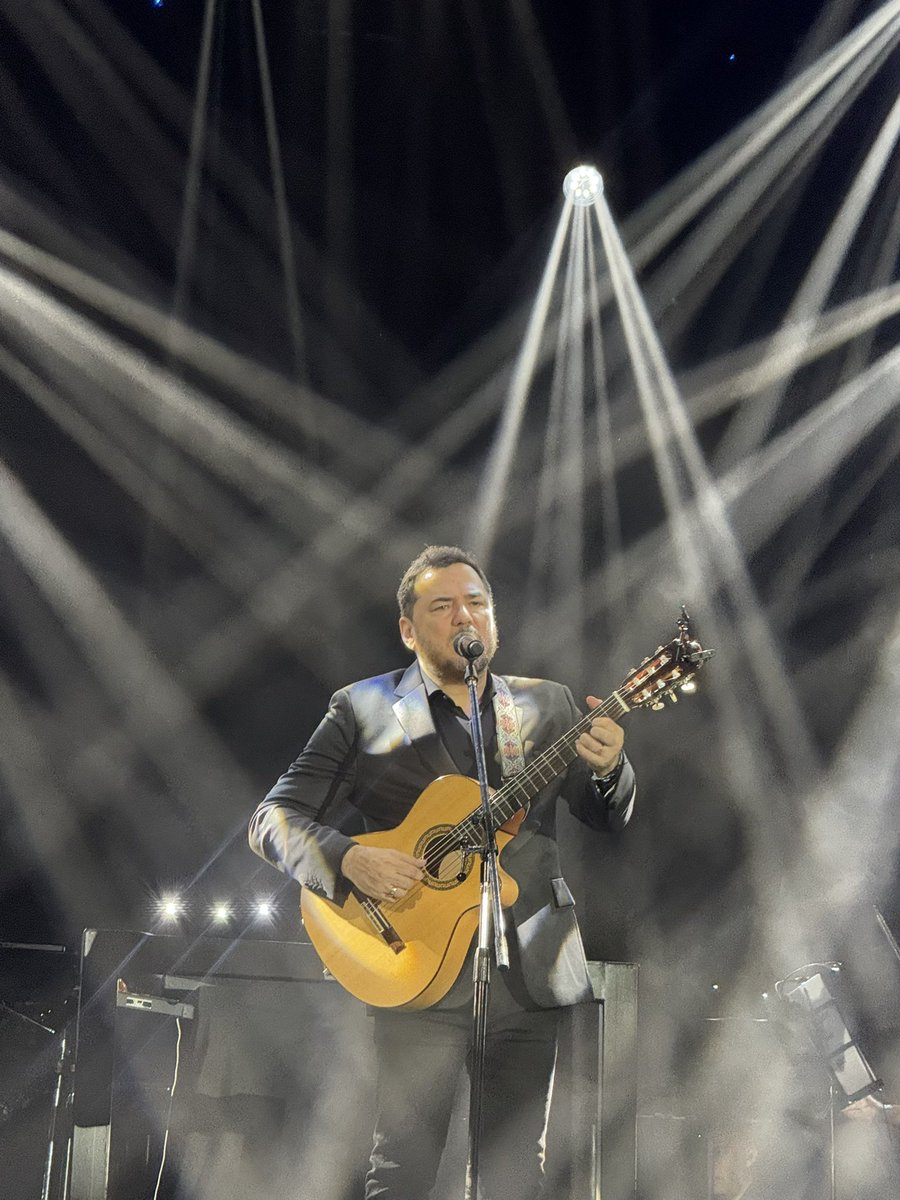 vcompagnucci's tweet photo. Gracias por otra noche mágica @SerranoIsmael https://t.co/ZUlcQhIqJ3
