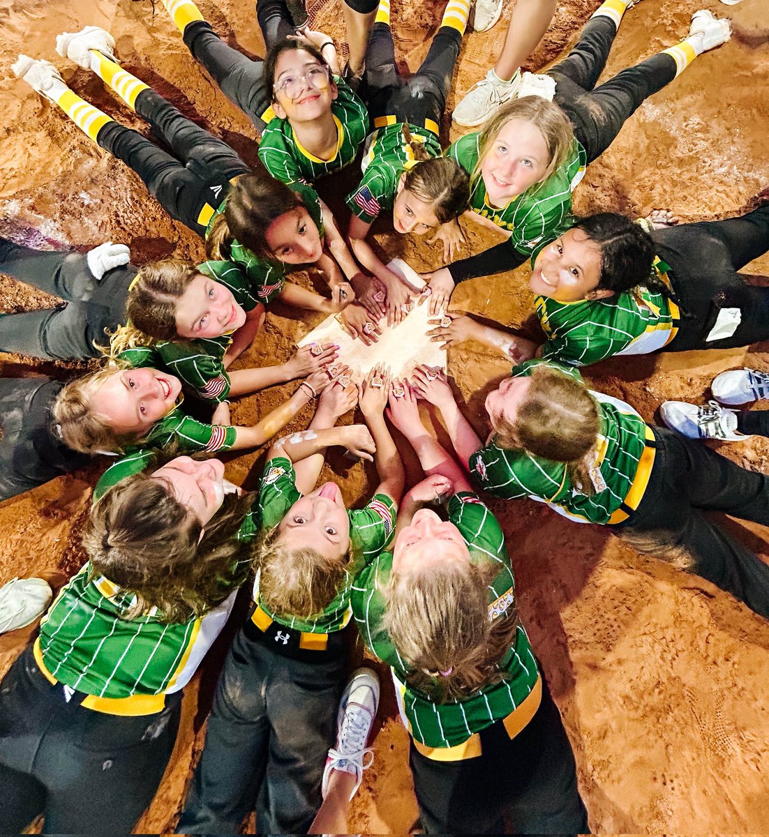 alex7596's tweet photo. Hang The Banner 
10U Ducks Season and Tournament Champs
4-0 Tournament 
16-1-1 overall 
#ChampCity
#WoodlandsTx https://t.co/VCphsBCPd7