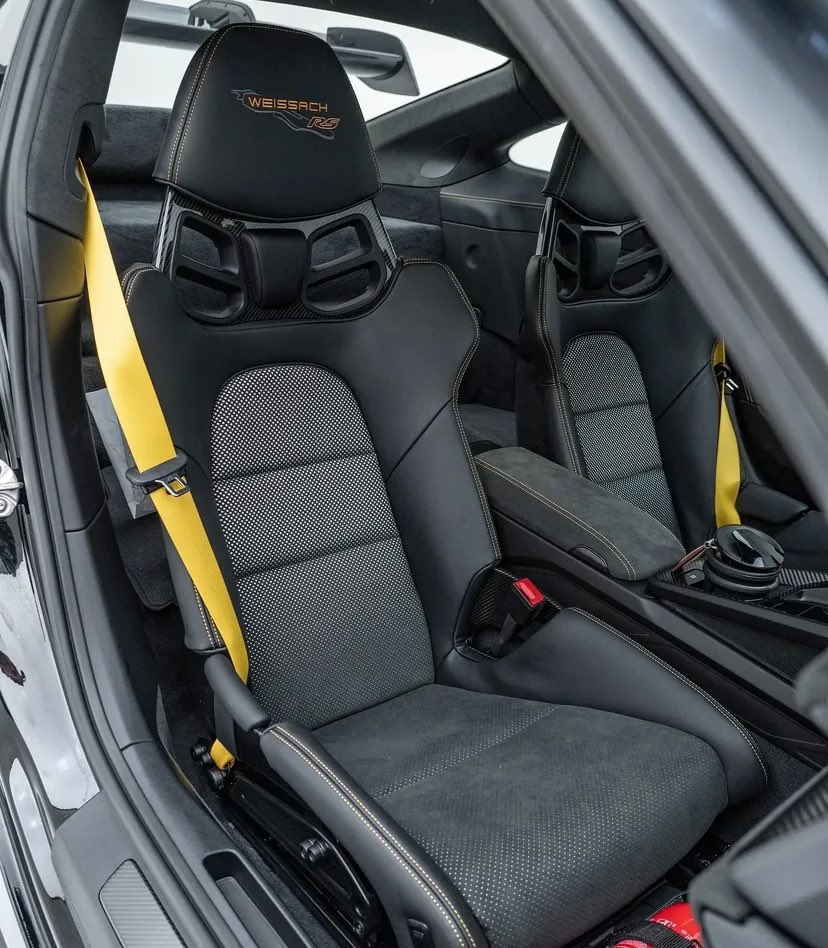 Jordan92338366's tweet photo. 992 GT3RS Weissach 🥷🏁 https://t.co/P1OW3hobjV