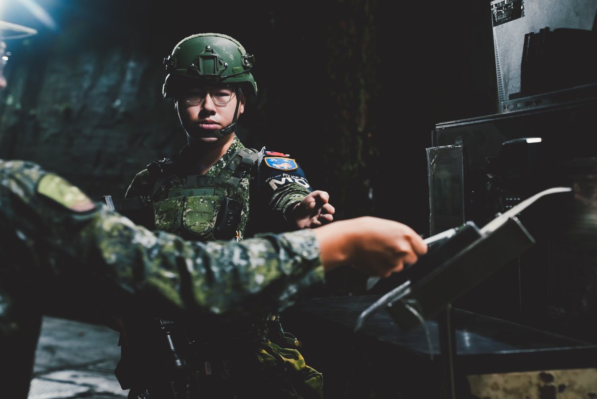MoNDefense's tweet photo. The Computer-Assisted Command Post Exercise is conducted with a combat-realistic mindset to sharpen joint defense operations and ensure effective command and control in real-world scenarios.

Whether in training or exercises, every service member is ALL IN!
#HanKuang41 https://t.co/JQdH0o7AjJ