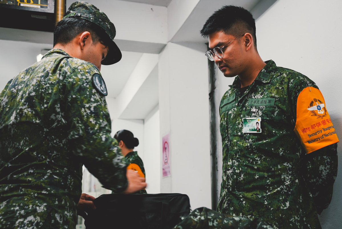 MoNDefense's tweet photo. The Computer-Assisted Command Post Exercise is conducted with a combat-realistic mindset to sharpen joint defense operations and ensure effective command and control in real-world scenarios.

Whether in training or exercises, every service member is ALL IN!
#HanKuang41 https://t.co/JQdH0o7AjJ