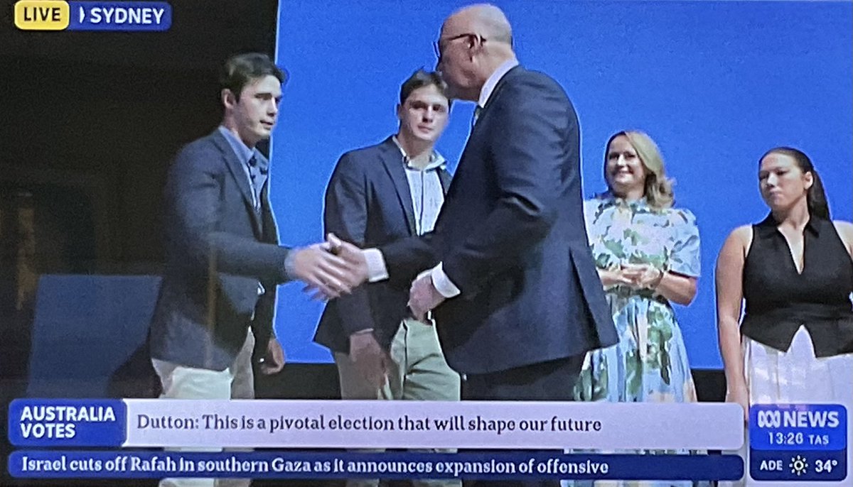 Marcdawson's tweet photo. Looks like Duttonโs family was left as bored shitless and uninspired like the rest of us
#electionlaunch #auspol https://t.co/kwtsDFhtd3