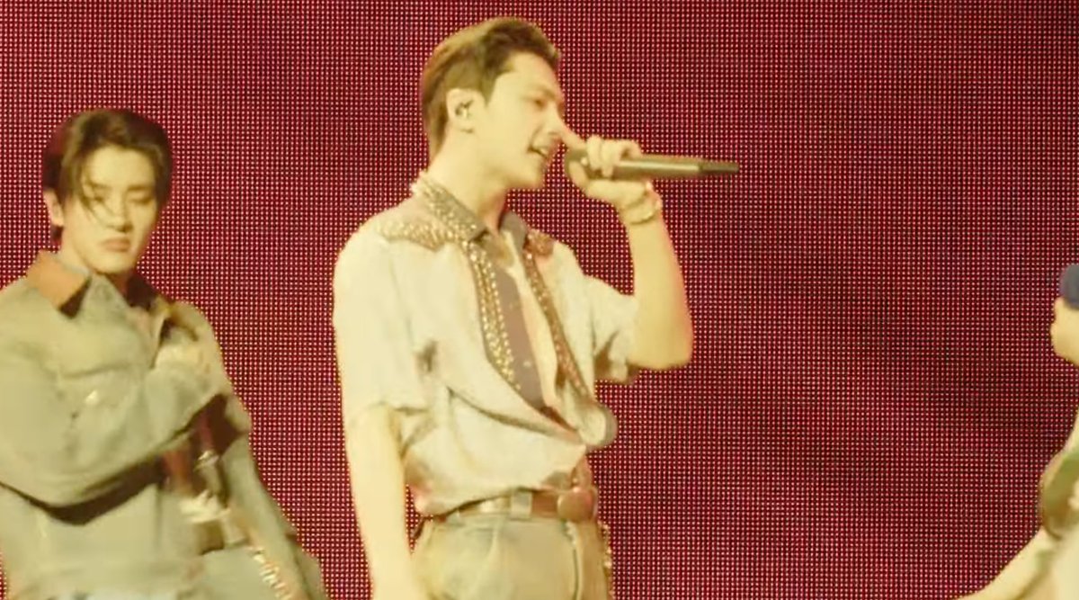 THR's tweet photo. #Enhypen opens their #Coachella2025 set on the Sahara stage https://t.co/1YCHxLTXTV https://t.co/3iKXUG5TzY