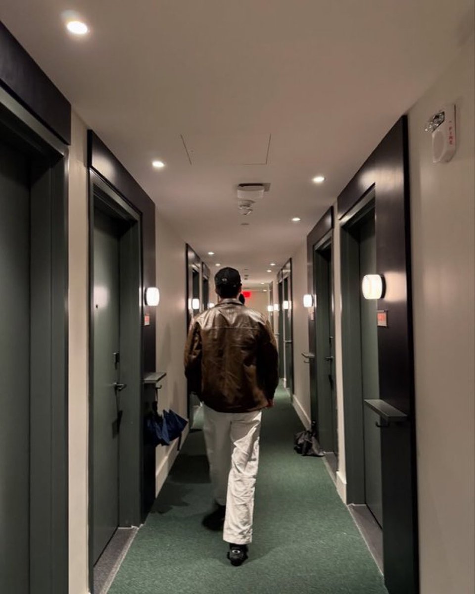 กายมันหล่อจริงๆ ใส่ไรก็ดูดี ชอบโว้ย