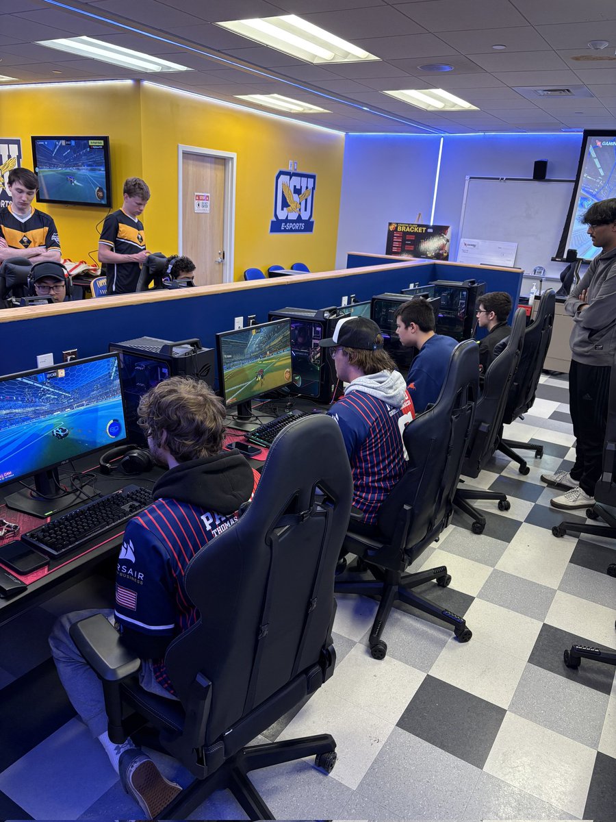 Crazy experience competing at another LAN and also getting to meet and play with RLCS pros <a href="/CheeseRL_/">FUT CHEESE.</a> and <a href="/MaJicBear/">GGM1 MaJicBear</a> at <a href="/GenG/">Gen.G Esports</a> Coastal Clash