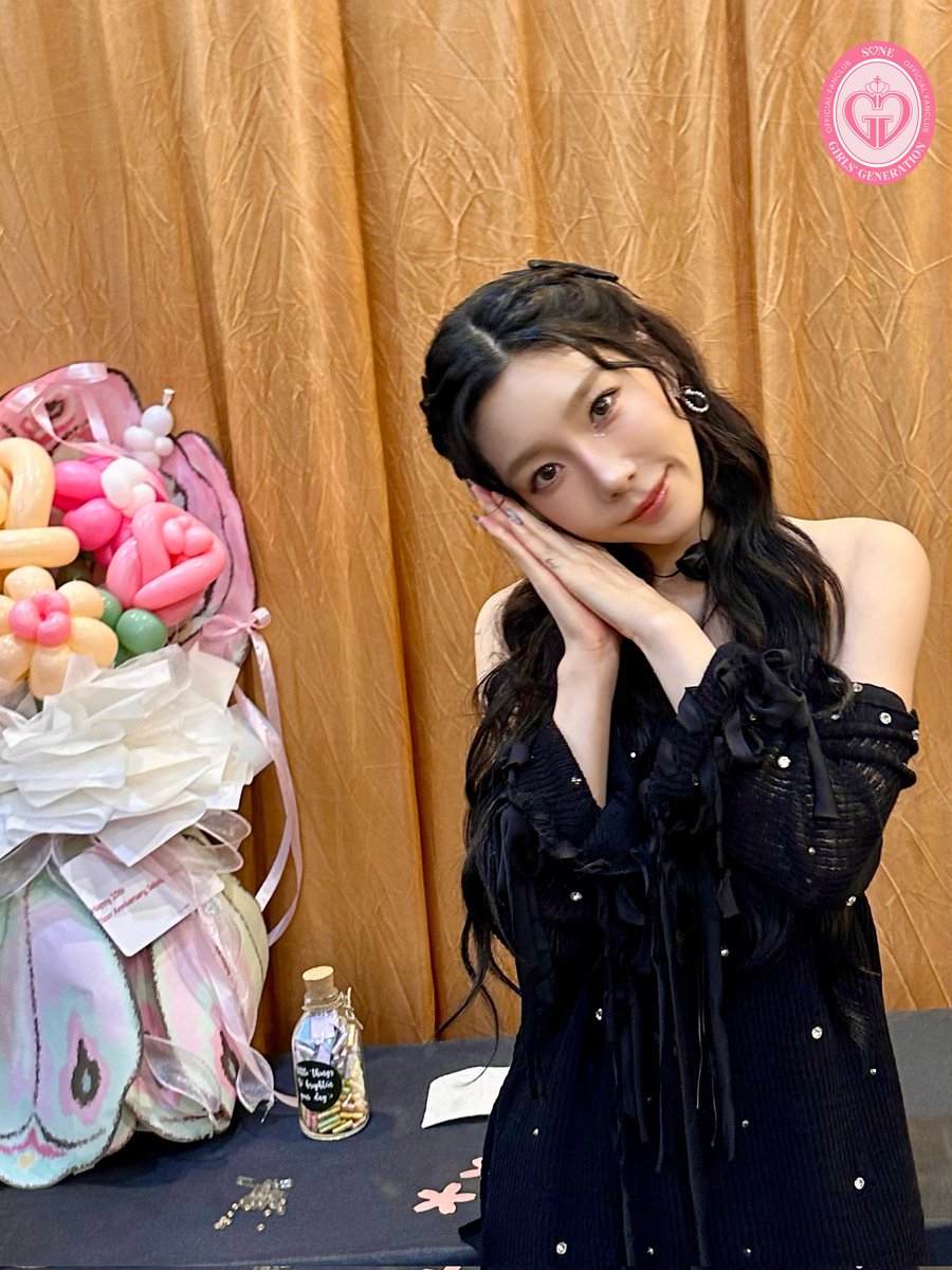SNSDINAUNION's tweet photo. Taeyeon concert - The TENSE In Jakarta  was a success!

Taeyeon was in her best condition for the 10th Debut Anniversary concert in Jakarta & looked so happy.💜

THANK YOU, SONE! 🙆🏻‍♀️🩷
For your cooperation in making all projects successful for Taeyeon.

#TAEYEON_TheTENSE_in_JAKARTA