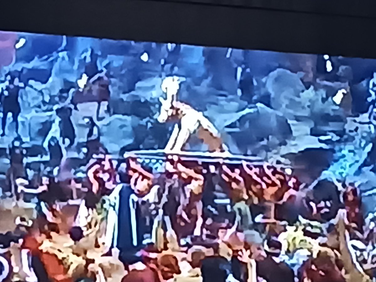 sparkly_jules1's tweet image. [Record scratch] Golden calf: You're probably wondering how I got here. #TheTenCommandments