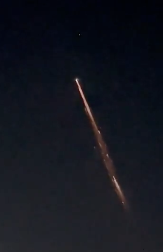 Sobre el #meteorito de esta noche en México ☄️🔥
Su avistamiento se dio por la costa del Pacífico, en estados como Nayarit, Jalisco, Colima y Michoacán, cerca de las 8:10pm hora del centro.

Confirmamos que se trata de una etapa de cohete CZ-3B (ID 60328).