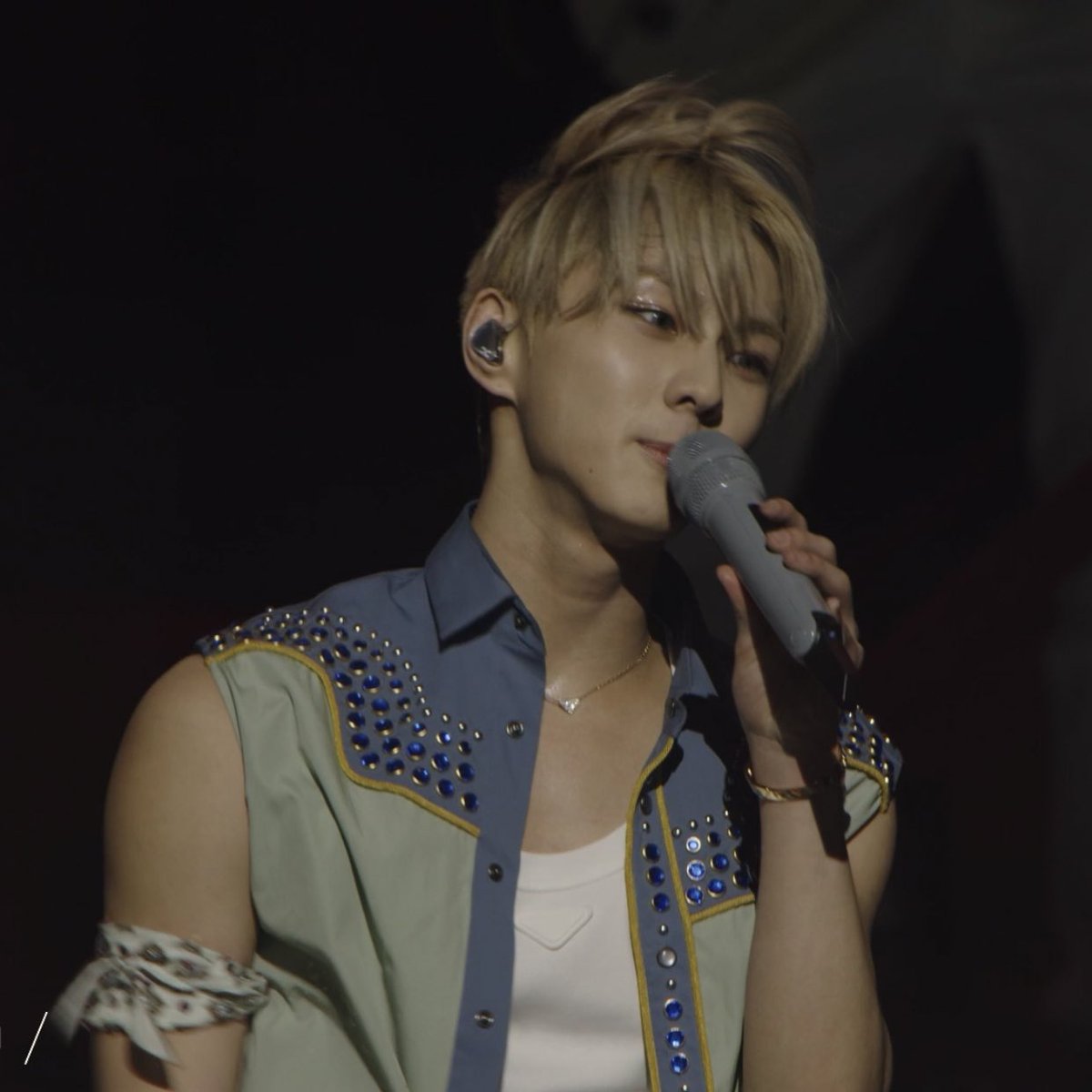 PIC0209's tweet image. OMG YANG JUNGWONNN

VAMPIRES IN THE DESERT
#ENCHELLA #ENHYPEN #COACHELLA2025