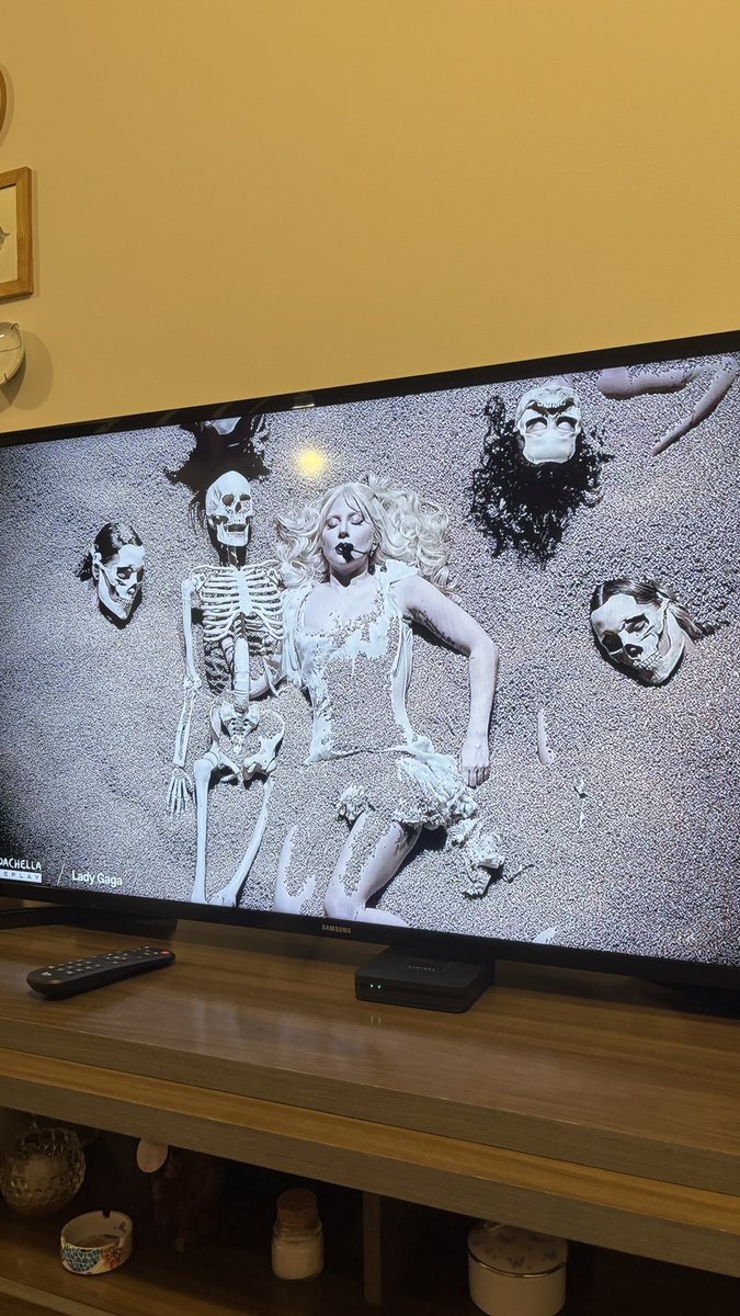 Que show da Lady Gaga no Coachella!!! Palmas e mais palmas! #Coachella2025