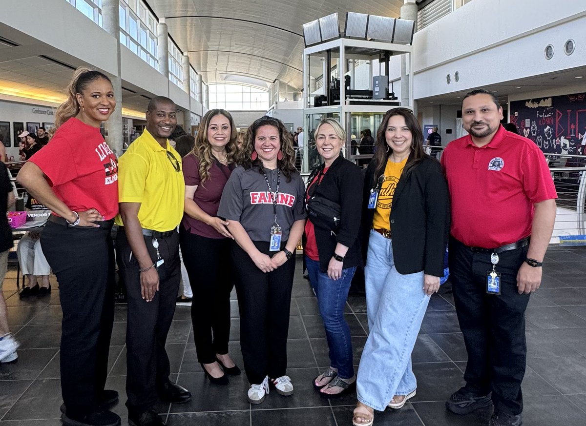 ngonzalezperez's tweet photo. We had a wonderful time seeing so many families receive such incredible materials, valuable information and support at the @IrvingISD Community Fair! #teamIrving https://t.co/yogVyNFJ2I
