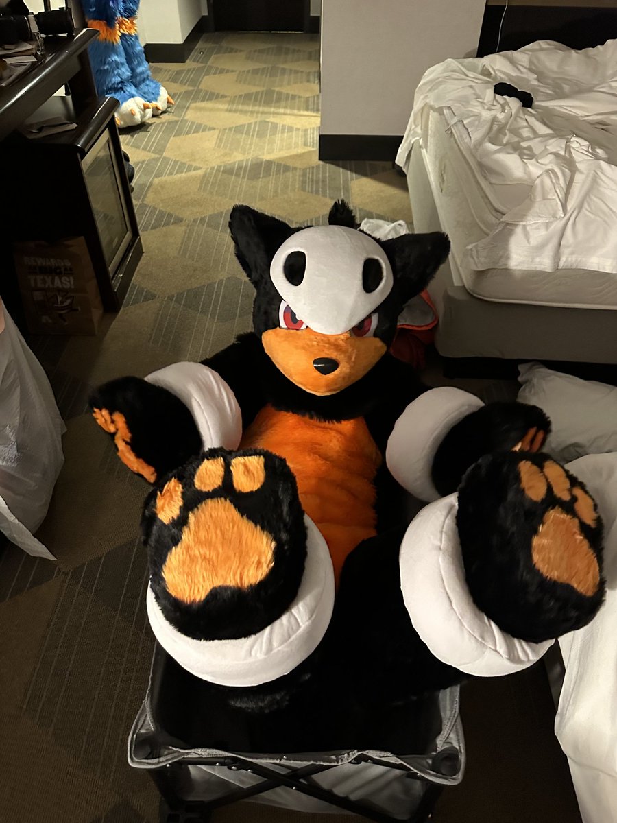 Gonna get houndour down on the con floor at tff shortly. Come say hi to the big scary fire dog 🔥 (who definitely isn't cute and little)