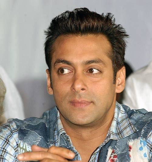 MujahirBO's tweet photo. Actors with maximum Superhits or better verdict films 

Dharmendra: 40
Amitabh:28 (incl. Mohabbatein, K3G, BAB)
Dilip Kumar:26
Jeetendra:25 
Salman Khan:20 
Shahrukh Khan:18 
Rajendra Kumar:18  
Rajesh Khanna:16
Akshay Kumar/Sunil Dutt/Rishi Kapoor:15
Ajay Devgn:13 
Sunny Deol:12 https://t.co/3FvnIadcwH