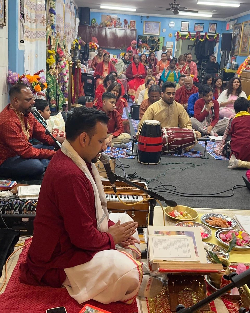 🌺🌕 Celebrating Hanuman Jayanti — the birth of Lord Hanuman, a divine symbol of strength, devotion, and unwavering service. On this sacred Purnima (Full Moon), may the radiant light guide us to courage, clarity, and compassion

Happy Hanuman Jayanti &amp; Purnima Blessings to All ✨