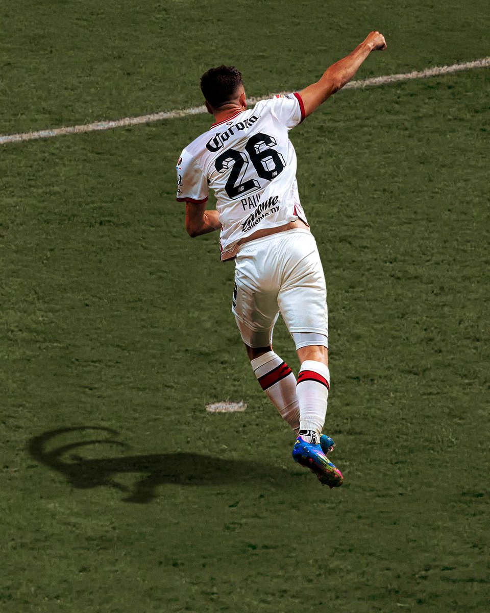 TolucaFC's tweet photo. Hat-trick perfecto y liderato de goleo. Lo de PAULIGOAT 🐐🇵🇹 no tiene sentido 🤩. https://t.co/nrhFonDtIj