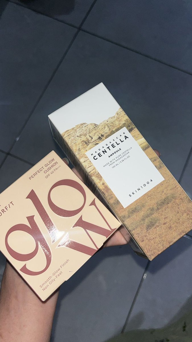 urfavhae's tweet photo. Dijual skincare/makeup
- bisa co oren 🍊 
- harga inc admin &amp; packing
- kirim senin

✨Chusion Wardah new belum dibuka shade N22 75k
✨Ampul madagascar skin1004 preloved dipakai 2-3x krn ga 75k
✨Azarine sunscreen new segel 35k
✨Eyeliner pinkflash B00 10k
✨Penjepit bulu mata 5k https://t.co/qgt5MfuaBj