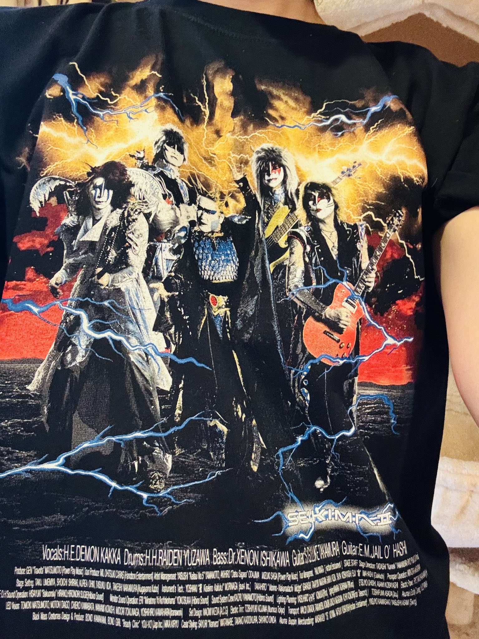 聖飢魔IIのTシャツ 聖飢魔II 大黒ミサツアー 土地別Tシャツ（代々木）のデザイン