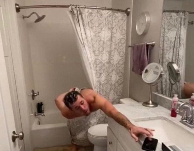 betro moomin and his LA Lakers take game one! tweet media