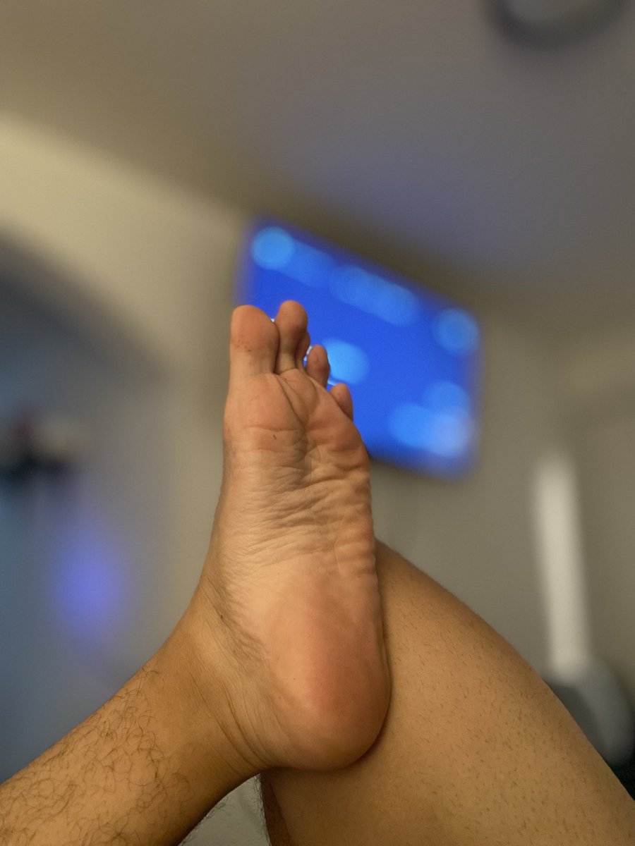 DadyR19's tweet photo. A quien le gusta los pies 🦶🏻 🦶🏻 #feet 

https://t.co/SeweGXvULd https://t.co/yBtNC8YBPg