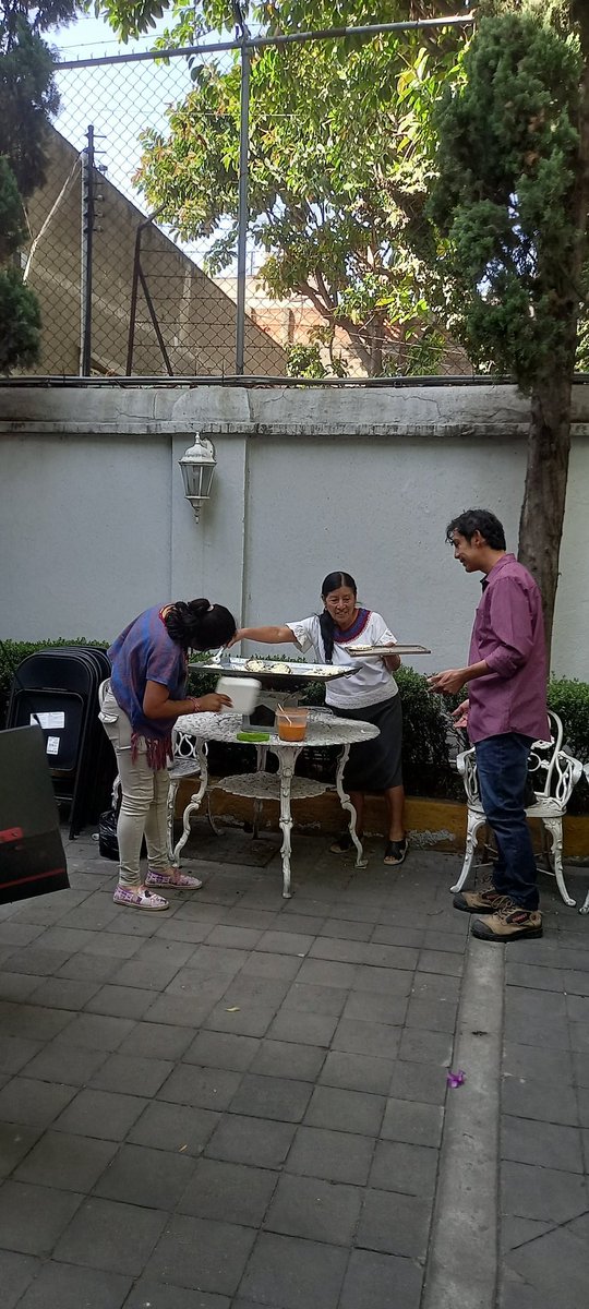Gamaliel (@isukzazhil) on Twitter photo Quinta activación de la exposición Gráfica Íchjín ‘Tsęn en Casa del Tiempo UAM con un taller de @Alpharería Barro y las proyecciones de dos documentales <a href="/Hazvalermilibe1/">Haz Valer Mi Libertad (Oficial)</a> Haz Valer Mi Libertad 5 años de lucha y El Utopista Sueña de <a href="/SuenaDignidad/">Sueña Dignidad</a> y degustando unas ricas memelitas. Quinta activación de la exposición Gráfica Íchjín ‘Tsęn en Casa del Tiempo UAM con un taller de @Alpharería Barro y las proyecciones de dos documentales <a href="/Hazvalermilibe1/">Haz Valer Mi Libertad (Oficial)</a> Haz Valer Mi Libertad 5 años de lucha y El Utopista Sueña de <a href="/SuenaDignidad/">Sueña Dignidad</a> y degustando unas ricas memelitas.