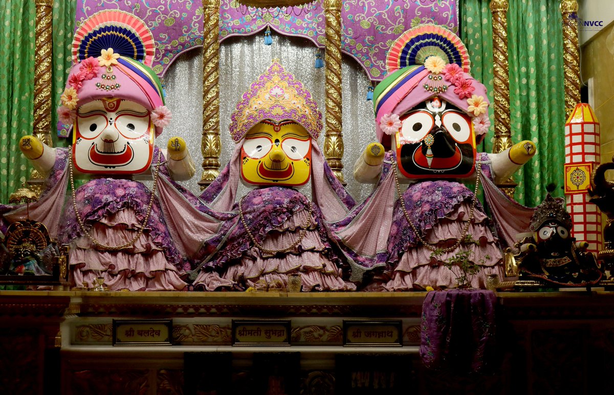 ISKCONPune's tweet photo. 🌷Mangal Arati Darshan🌷🗓13/04/2025🙏🚩@ISKCONNVCCPune🚩
.
.
#ISKCON #ISKCONNVCC #ISKCONNVCCPune #ISKCONPune
#13thapril #13thapril2025 #Sunday #Vrindavan
#Harinaamsankirtan #Radheshyamdas #Radheradhe
#Sankirtan #Kirtan #Mayapur #Prabhupada #iskconmandir
#GVE #GovardhanEcoVillage https://t.co/xGHW0quo9f