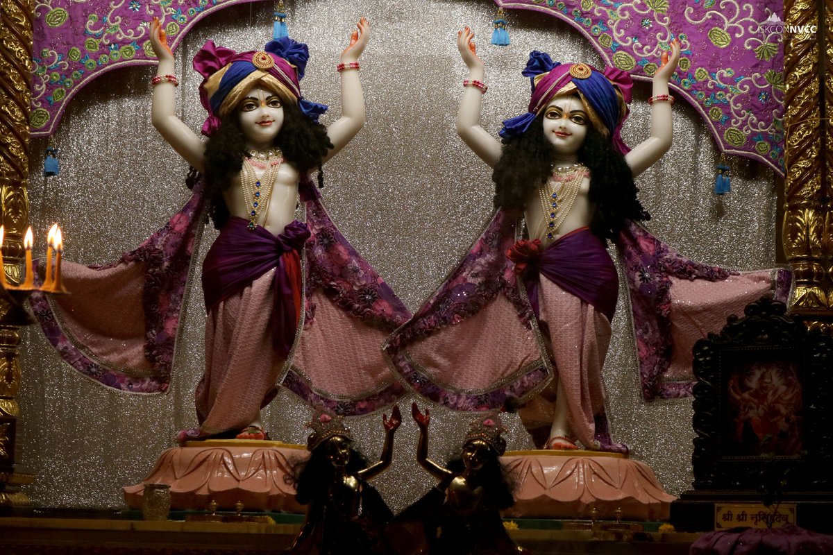ISKCONPune's tweet photo. 🌷Mangal Arati Darshan🌷🗓13/04/2025🙏🚩@ISKCONNVCCPune🚩
.
.
#ISKCON #ISKCONNVCC #ISKCONNVCCPune #ISKCONPune
#13thapril #13thapril2025 #Sunday #Vrindavan
#Harinaamsankirtan #Radheshyamdas #Radheradhe
#Sankirtan #Kirtan #Mayapur #Prabhupada #iskconmandir
#GVE #GovardhanEcoVillage https://t.co/xGHW0quo9f