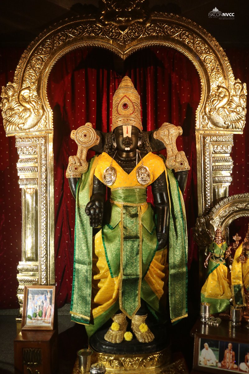 ISKCONPune's tweet photo. 🌷Mangal Arati Darshan🌷🗓13/04/2025🙏🚩@ISKCONNVCCPune🚩
.
.
#ISKCON #ISKCONNVCC #ISKCONNVCCPune #ISKCONPune
#13thapril #13thapril2025 #Sunday #Vrindavan
#Harinaamsankirtan #Radheshyamdas #Radheradhe
#Sankirtan #Kirtan #Mayapur #Prabhupada #iskconmandir
#GVE #GovardhanEcoVillage https://t.co/xGHW0quo9f