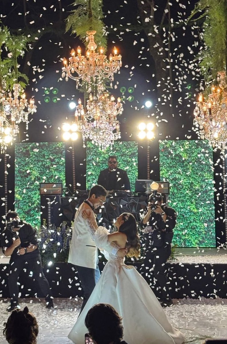 porktendencia's tweet image. “Fernanfloo”:
Por las fotos de su boda.