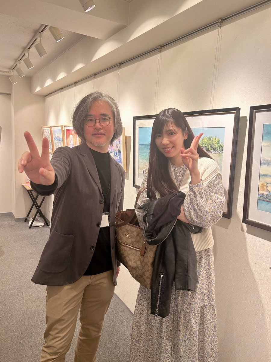 クリエの制作に携わってくださっている梅野さんの展示会に行ってきました✨
とても盛り上がっていました！
水彩画の実演も見る事が出来てとても良かったです‼︎

#クリエはなぜ死んだか