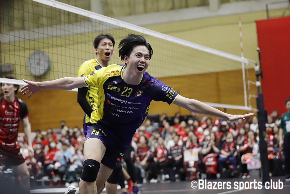 sakaiblazers's tweet photo. 🟡旭川大会GAME2🟡
4月13日(日) 
日本製鉄堺ブレイザーズ 2-3 ヴォレアス北海道

最後の試合を勝利する事が出来ませんでしたが、最後まで熱い応援ありがとうございました👏🔥

レギュラーシーズン全44試合、各試合会場での応援ありがとうございました✨

#日本製鉄堺ブレイザーズ
#バレーボール #大同生命ＳＶリーグ