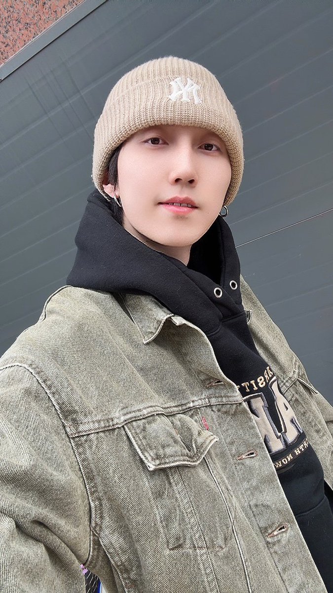 MontOfficial's tweet photo. [📷] 

날씨가 비가 오고 우중충하네요
민트들 어떻게 지내고 있어요?🌱

#로다 #몬트 
#RODA #MONT https://t.co/zhWaLWCiKj