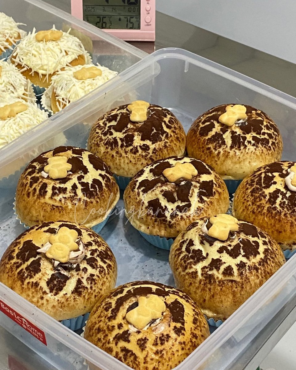 cookingbananah's tweet image. Homebakers,
Siapa disini yang sering pakai Cocoa Powder? 
Udah tau belum merk apa aja yang high fat &amp;amp; low fat~

Sini-sini merapat, aku jelasin sedikit lebih detail &amp;amp; aku kasih perbandingan bbrp produk brand😺. 

⚠️i’m not expert, just homebaker with little bit experiences👩‍🍳