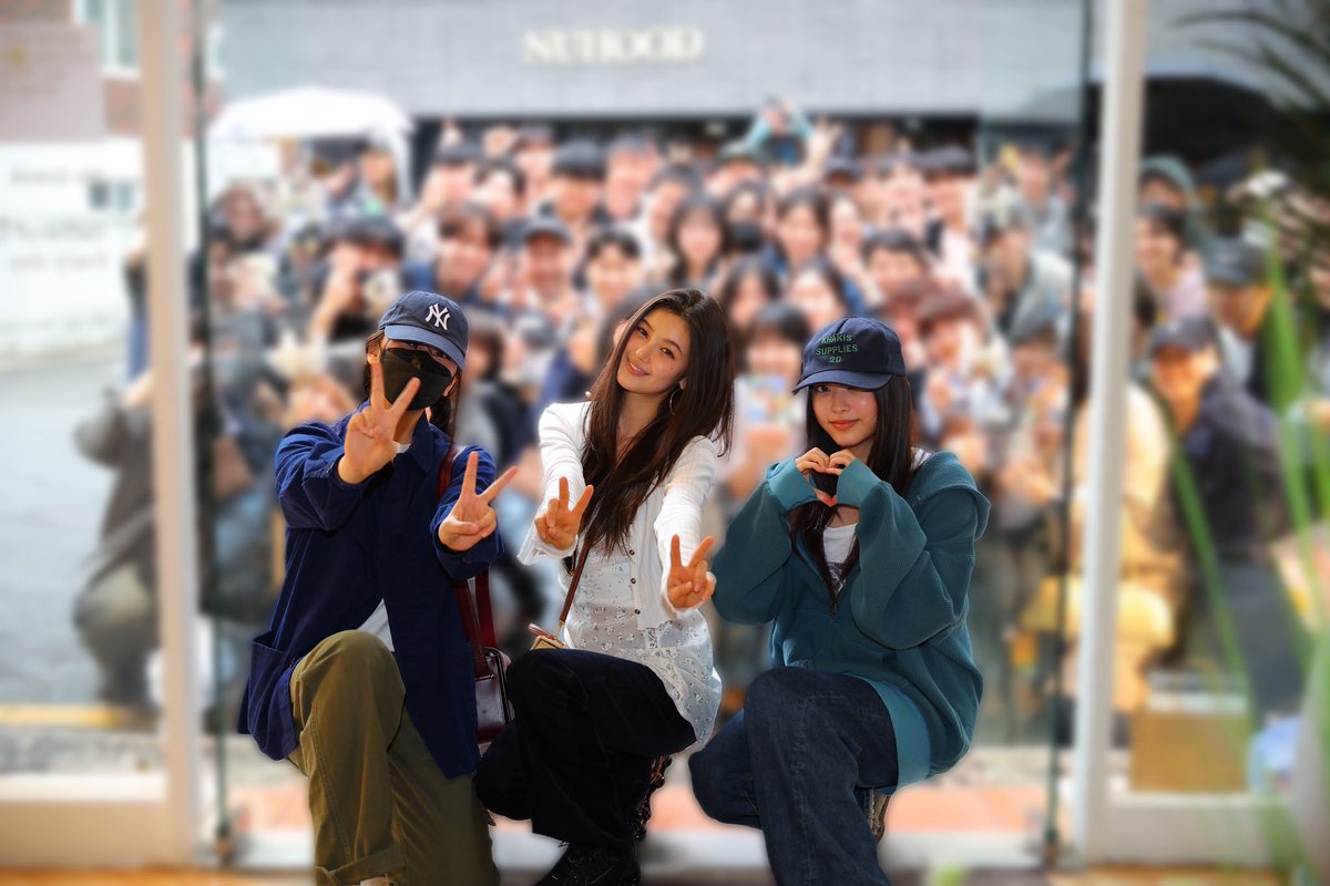 danis_burrow's tweet photo. 안녕하세요 전시 및 생일 카페를 마감합니다.
3일 동안 방문해 주신 모든 버니즈분들께 감사드립니다. 많은분들과 다니의 생일을 축하할 수 있어서 정말 행복했습니다💛🥳 https://t.co/iv5tia9JbY