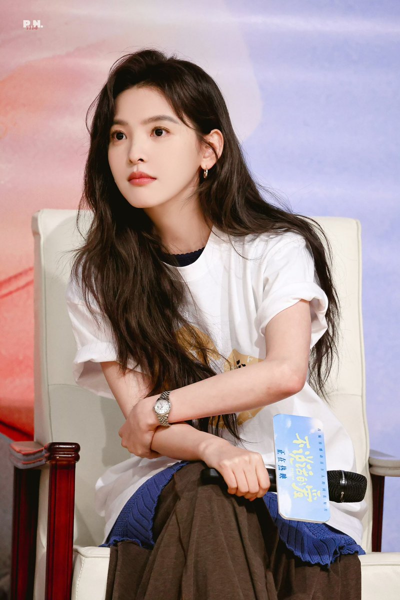 𝟤𝟧𝟢𝟦𝟣𝟥 ©RightNow_章若楠 Weibo 

Roadshow 🎬

💌 #จางรั่วหนาน #zhangruonan