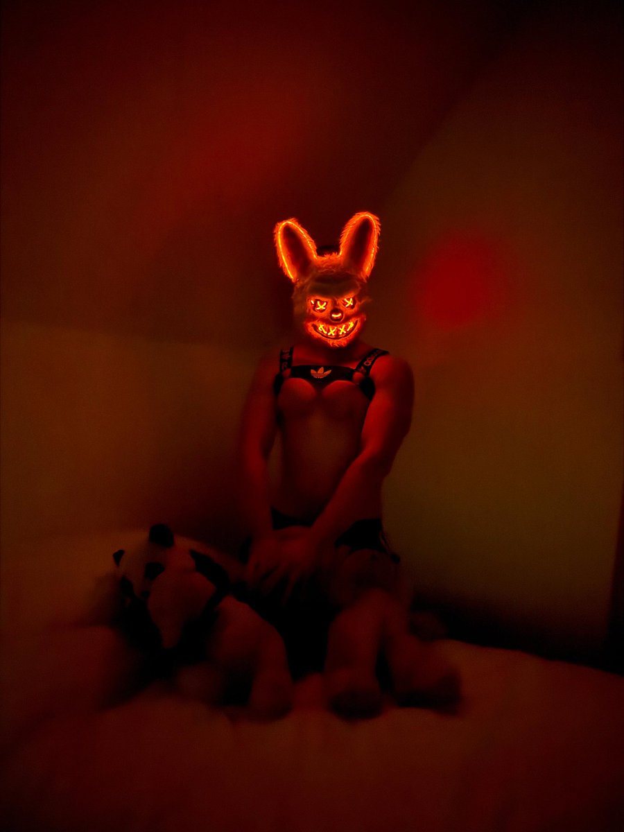 Sweet dreams. 

#anon #alpha #alphaMuscle #muscleGod #MuscleWorship #musclehunks #mask #bb #bareback #rawass #gayclub #gaysex