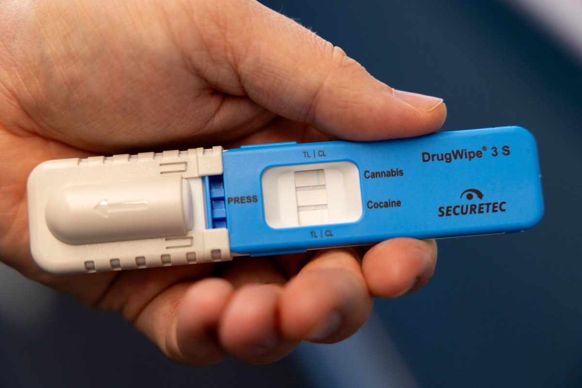 PSNIMidUlster's tweet photo. Driving under the influence of drink or drugs is a crime.
 
In addition to roadside testing for alcohol, we have also now introduced ‘DrugWipes’, which can be used at the roadside to check for drugs.

Never drive under the influence.

#KeepingPeopleSafe
#MidUlster https://t.co/7BPjRYhIRe