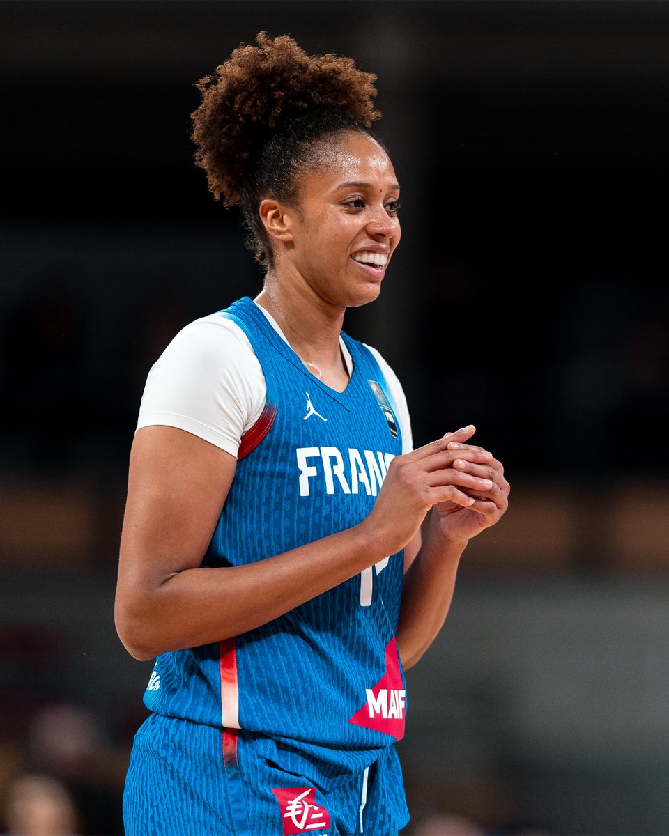 Gabby Williams et Iliana Rupert dans le meilleur cinq de la saison en <a href="/EuroLeagueWomen/">EuroLeague Women</a> 🌟

Les deux tricolores font partie du cinq majeur, Gabby étant même élue meilleure défenseure de la saison 🙌

#PassionnémentBleu | #EuroLeagueWomen