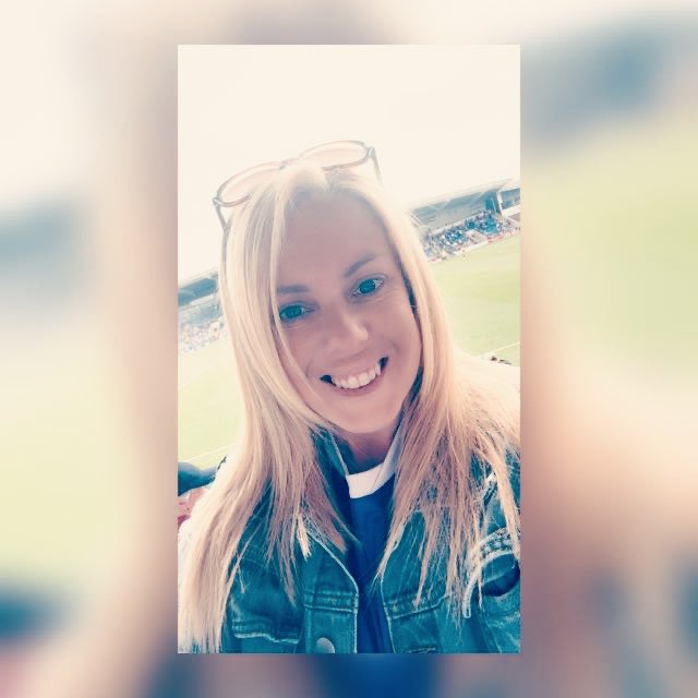 Lesley_CFC's tweet photo. Picture refresh… Same smile… Same team… Little bit of sunshine ☀️💙 https://t.co/5TTwrIAmkB