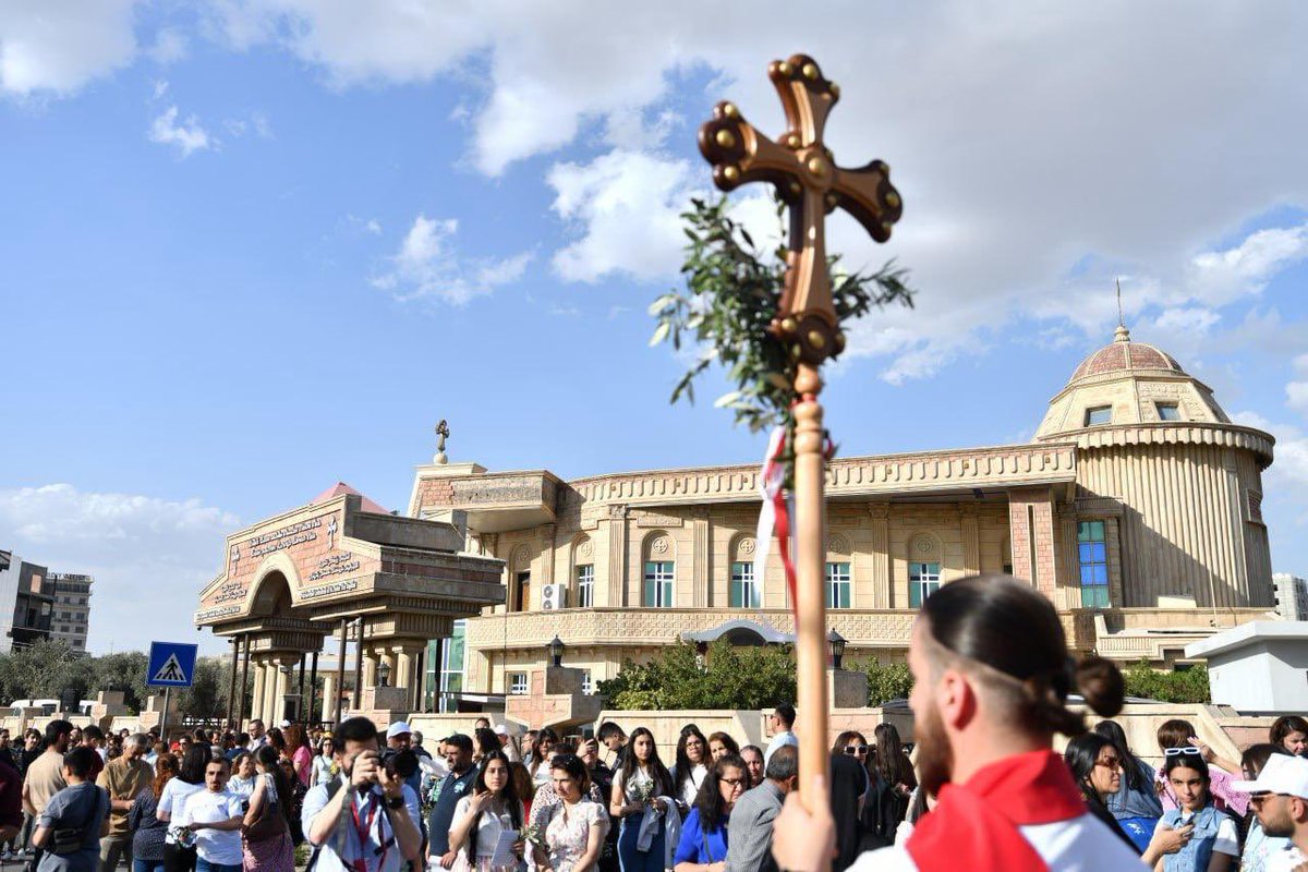 bishopwarda's tweet photo. Easter procession &amp; blessed Palm Sunday to all. Wonderful to share this  with the Assyrian, Chaldean, Syrian Catholic &amp; Orthodox churches. We praise &amp; honour Jesus Christ together for  on this Cross He made redemption possible for all mankind. In Him we trust. https://t.co/LmYql20Fdl