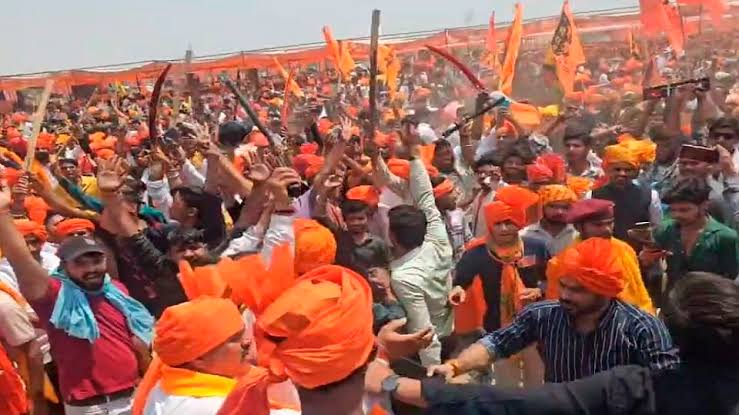 hunterr4824's tweet photo. एक बात बताओ?यदि सपा की सरकार होती तो क्या किसी भी संगठन सेना की हिम्मत थी कि वह खुलेआम तलवारे लहराती?यदि बसपा की सरकार होती तो क्या किसी भी संगठन सेना में हिम्मत थी कि वह खुलेआम हथियार लहराती?यदि कांग्रेस की सरकार होती तो क्या किसी भी संगठन सेना की हिम्मत थी कि वह खुलेआम हथियार https://t.co/4t2cJmr8ue