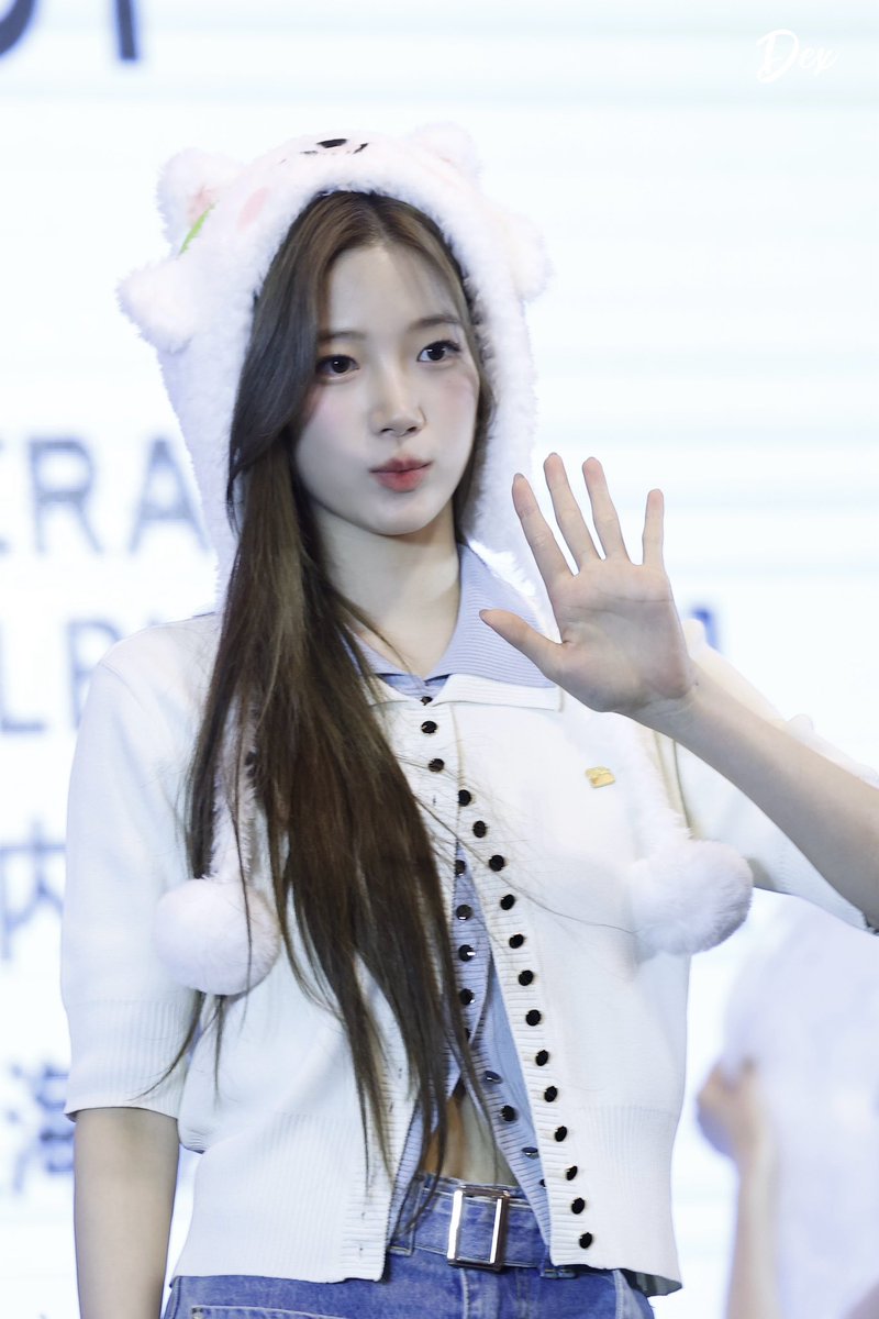 250412  🫳🏻🫳🏻
#르세라핌 #LE_SSERAFIM
#카즈하 #KAZUHA #カズハ