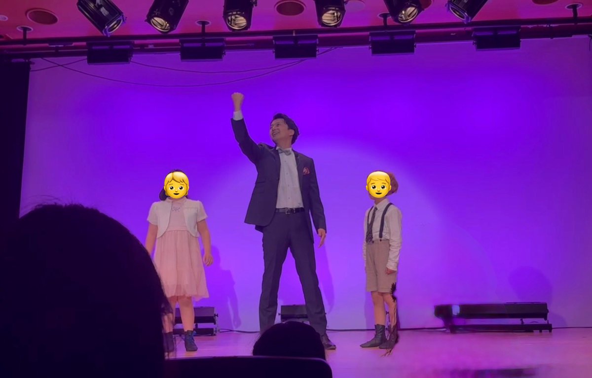kenichi_ugajin's tweet photo. 先週はミニミュージカル『メリーポピンズ』バンクス役を演じさせていただきました！
ラストは名曲『凧をあげよう』のソロも担当♫

ご来場ありがとうございました🙇‍♂️😊

次は夏の演劇祭です！
もう準備は始まってますよ〜💪
ダンスシーンが見所の演目なので頑張らねば🕺🏽

#現役会社員俳優 https://t.co/RPHUZNZORX